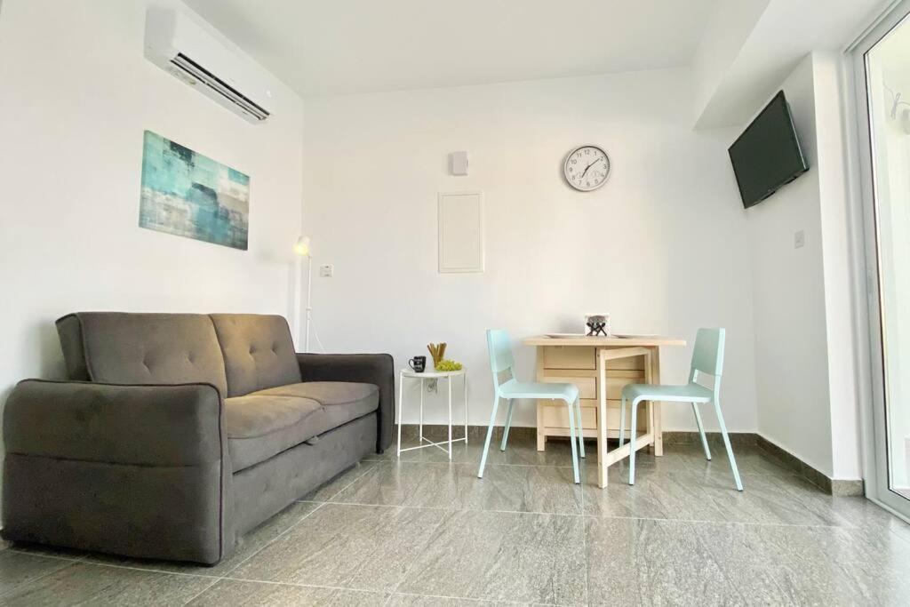 Ev Zin - Modern, Cozy, 1 Bed, Pool, 2 Balconies, A105 Apartamento Pafos Exterior foto